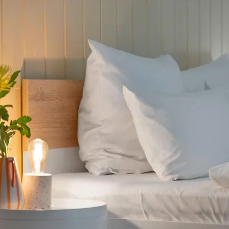 33 H S-bahn Schoenhauser Allee برلين