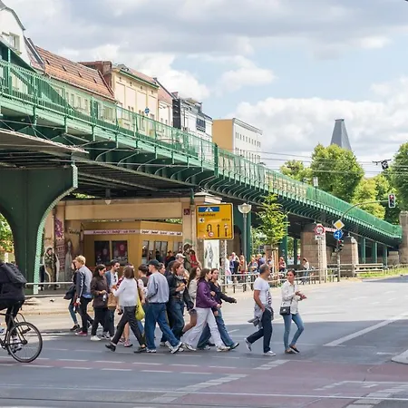 33 H S-bahn Schoenhauser Allee *