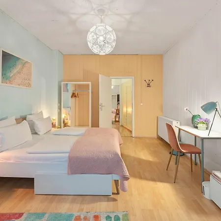 33 H S-bahn Schoenhauser Allee *