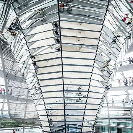 33 H S-bahn Schoenhauser Allee 公寓