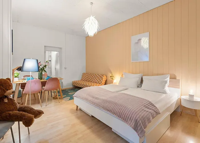 33 H S-bahn Schönhauser Allee Apartment