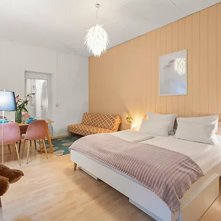 33 H S-bahn Schoenhauser Allee Apartamento