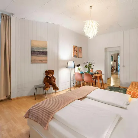 33 H S-bahn Schoenhauser Allee Appartement *