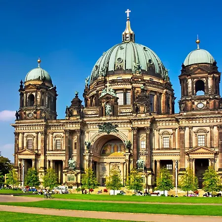 Appartement 33 H S-bahn Schoenhauser Allee *