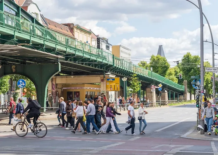 33 H S-bahn Schoenhauser Allee *