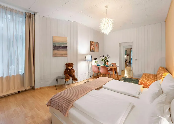 33 H S-bahn Schoenhauser Allee Apartamento *